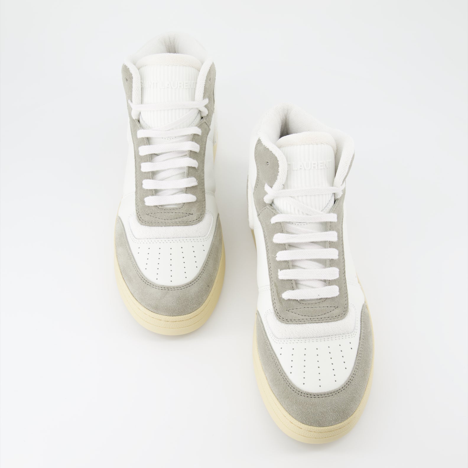 Imagen de las zapatillas SL/80 de caña alta de Saint Laurent para hombres - Temporada Otoño-Invierno 2023 - Vista superior del par