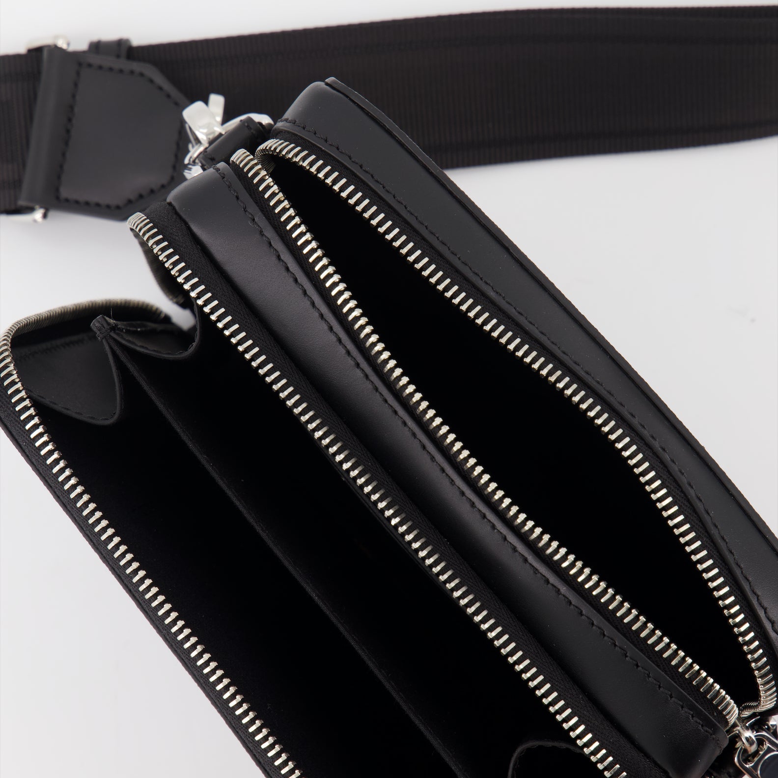 Crossbody bag, Organizer bag, Noir bag, Elegant accessory, Modern design