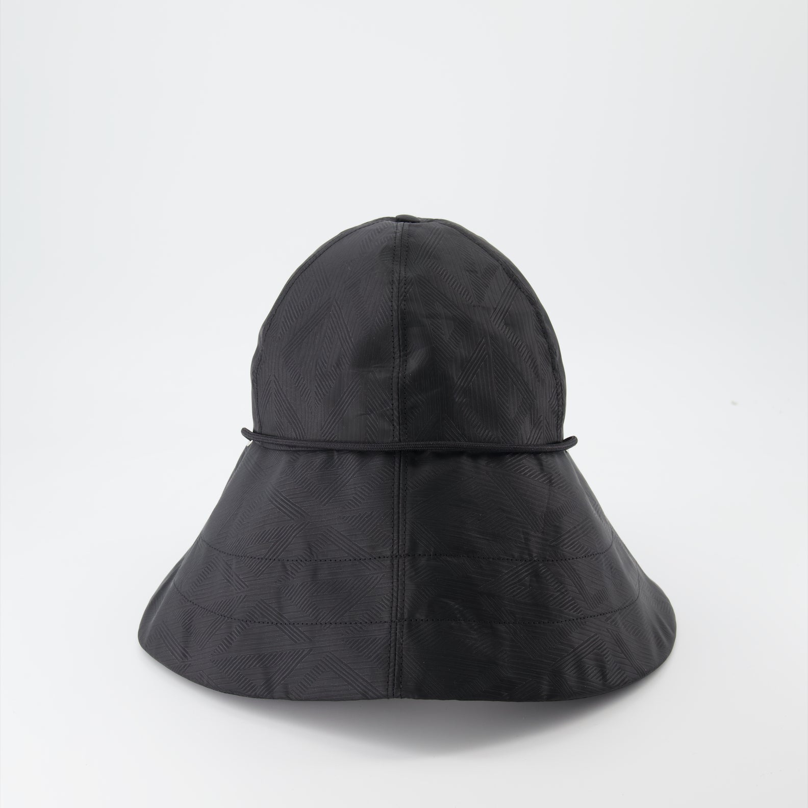 Image de Chapeau Souwester CD Diamond Dior par Dior pour Hommes - Saison Automne-Hiver 2023 - Vue de Dos