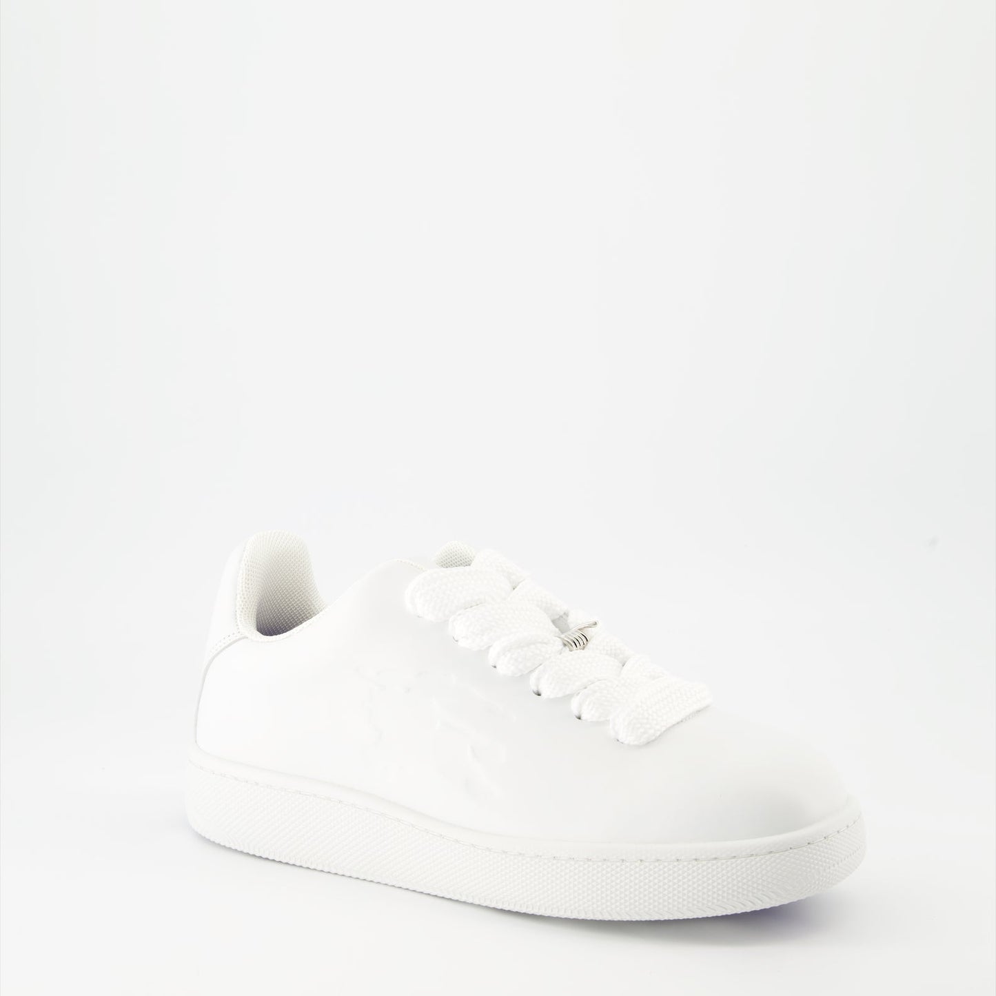 White leather sneakers, Burberry EKD, luxury footwear, stylish sneakers, elegant leather sneakers