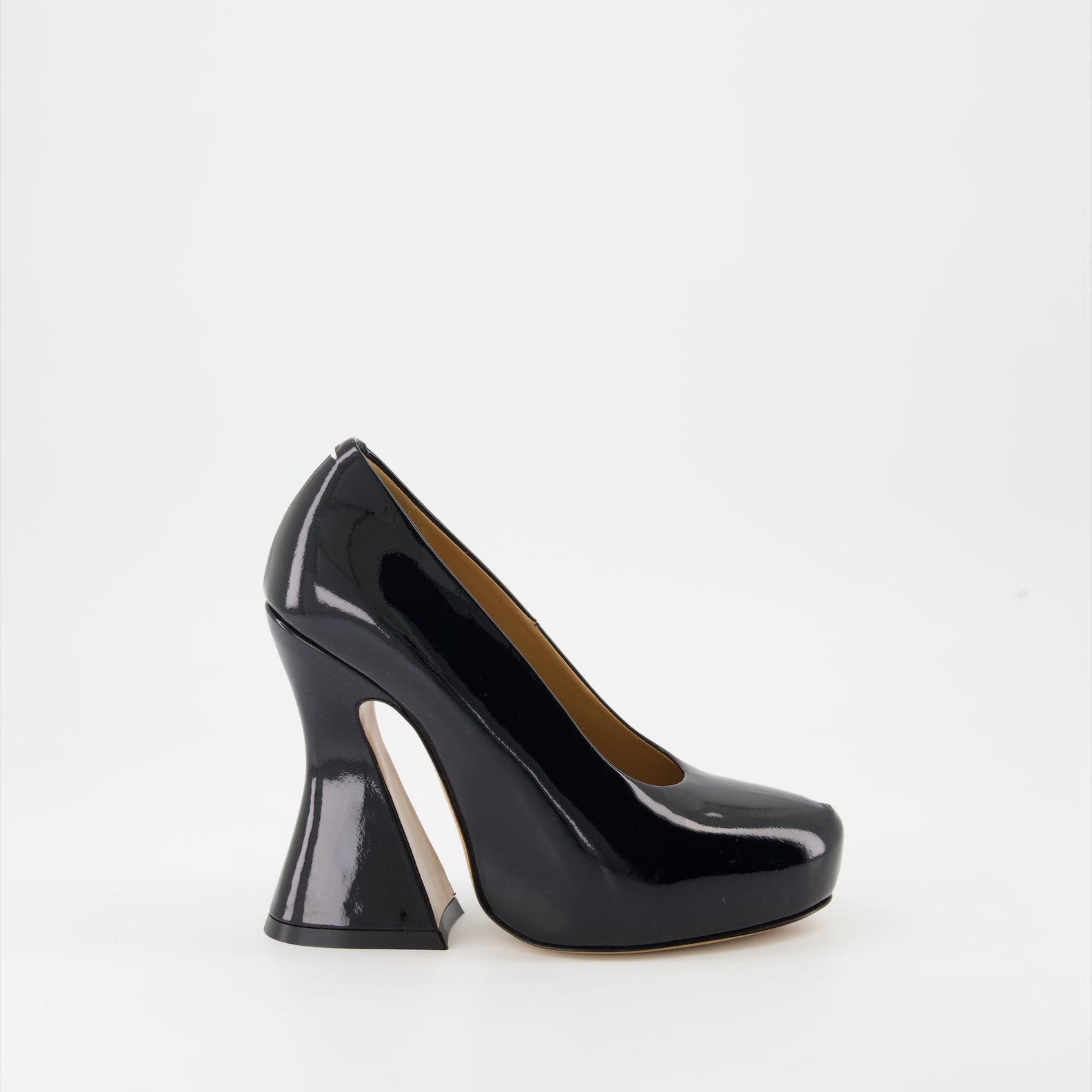 Patent Leather Pumps, Maison Margiela Shoes, Luxury Heels, High-End Footwear, Designer Pumps