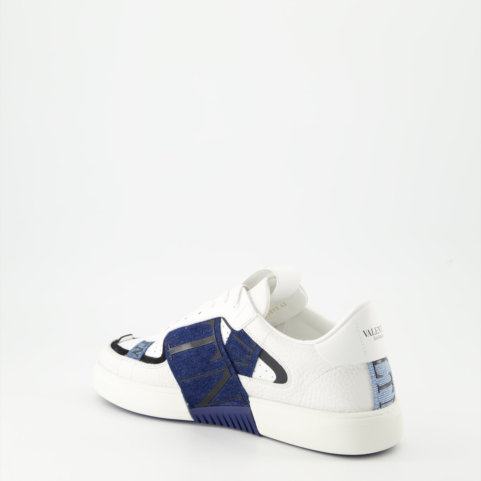 VL7N Sneakers, Valentino Garavani Sneakers, Luxury Sneakers, Denim Detail Sneakers, High-End Footwear