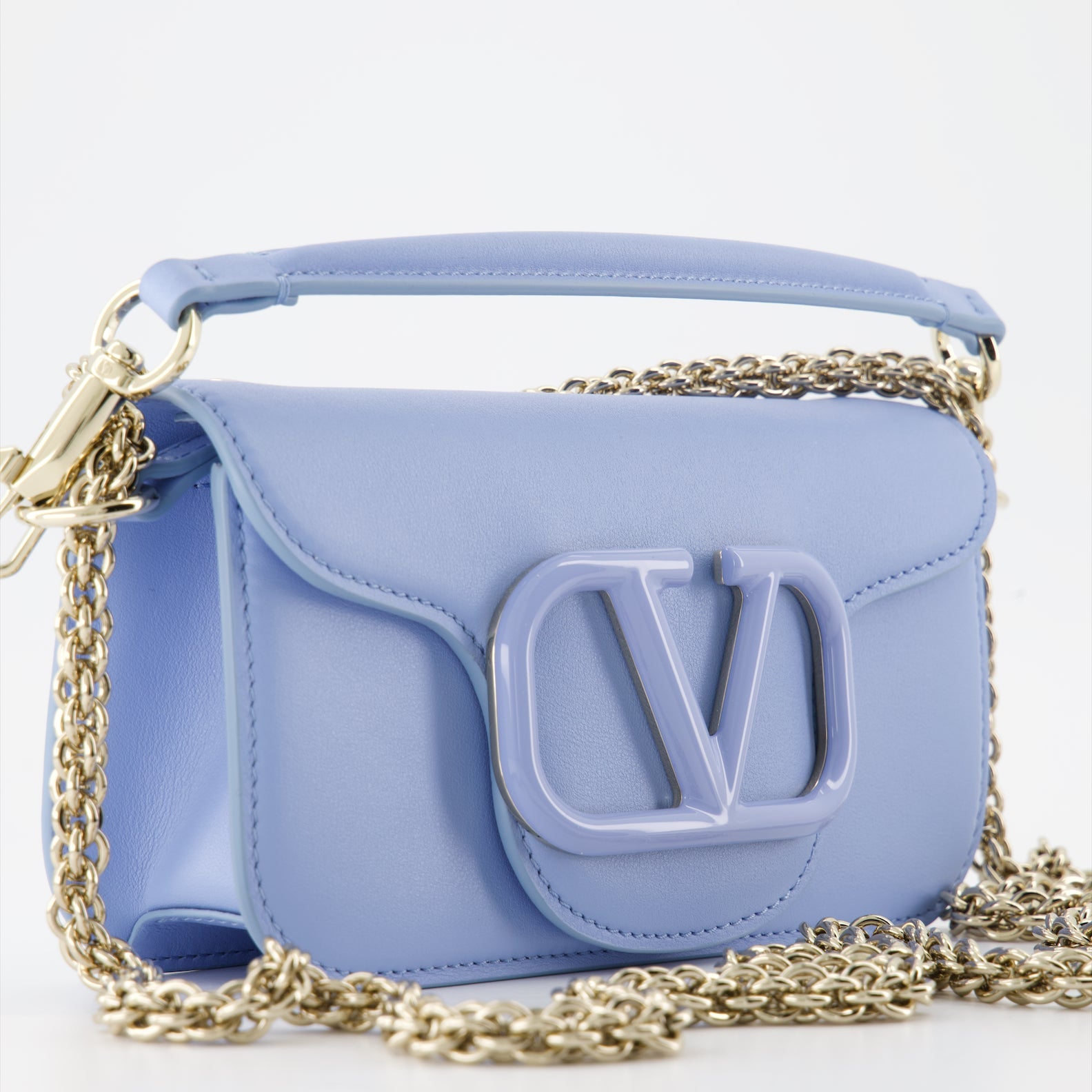 Valentino Garavani, Smooth Blue Leather Bag, Luxury Accessories, Sac Locò, Timeless Chic