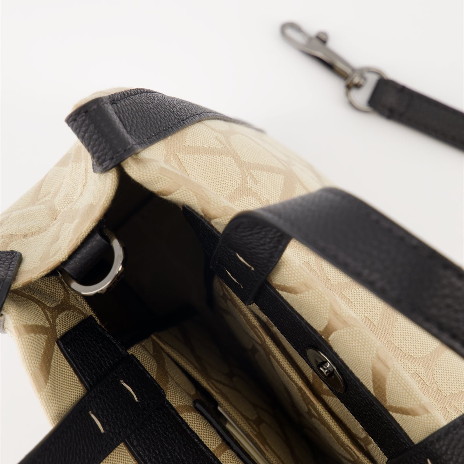 Valentino Garavani, VLogo bag, luxury canvas bag, designer leather bag, high-end accessories