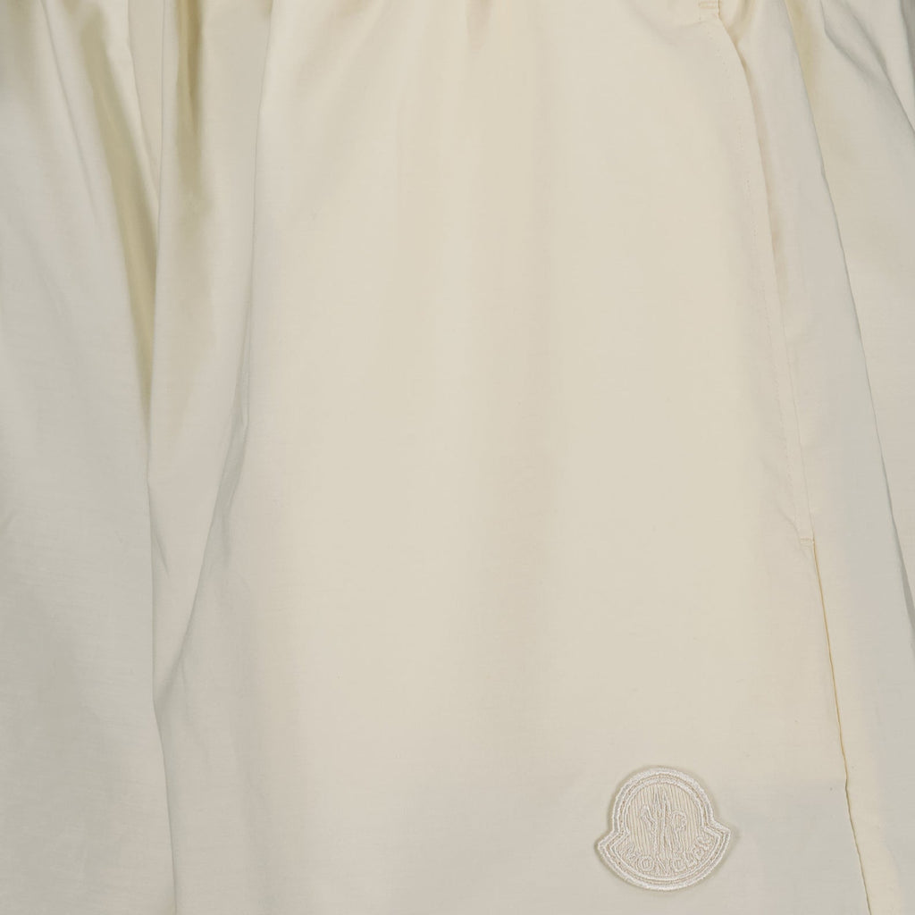 Immagine di pantaloni corti in cotone ecru di Moncler per donna - Stagione Primavera-Estate 2024 - Vista Dettaglio 5