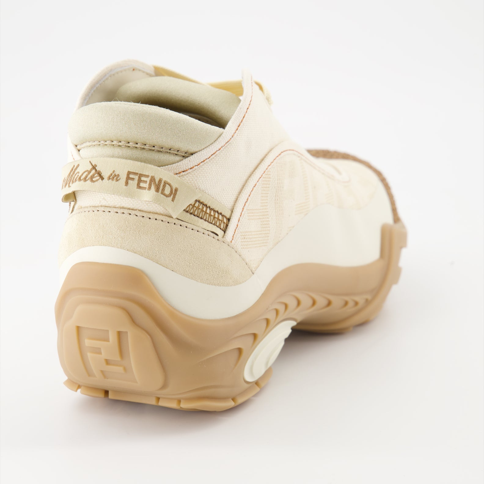 フェンディのメンズ用Fendi Labスニーカーの画像 - 2024年春夏シーズン - 詳細ビュー7