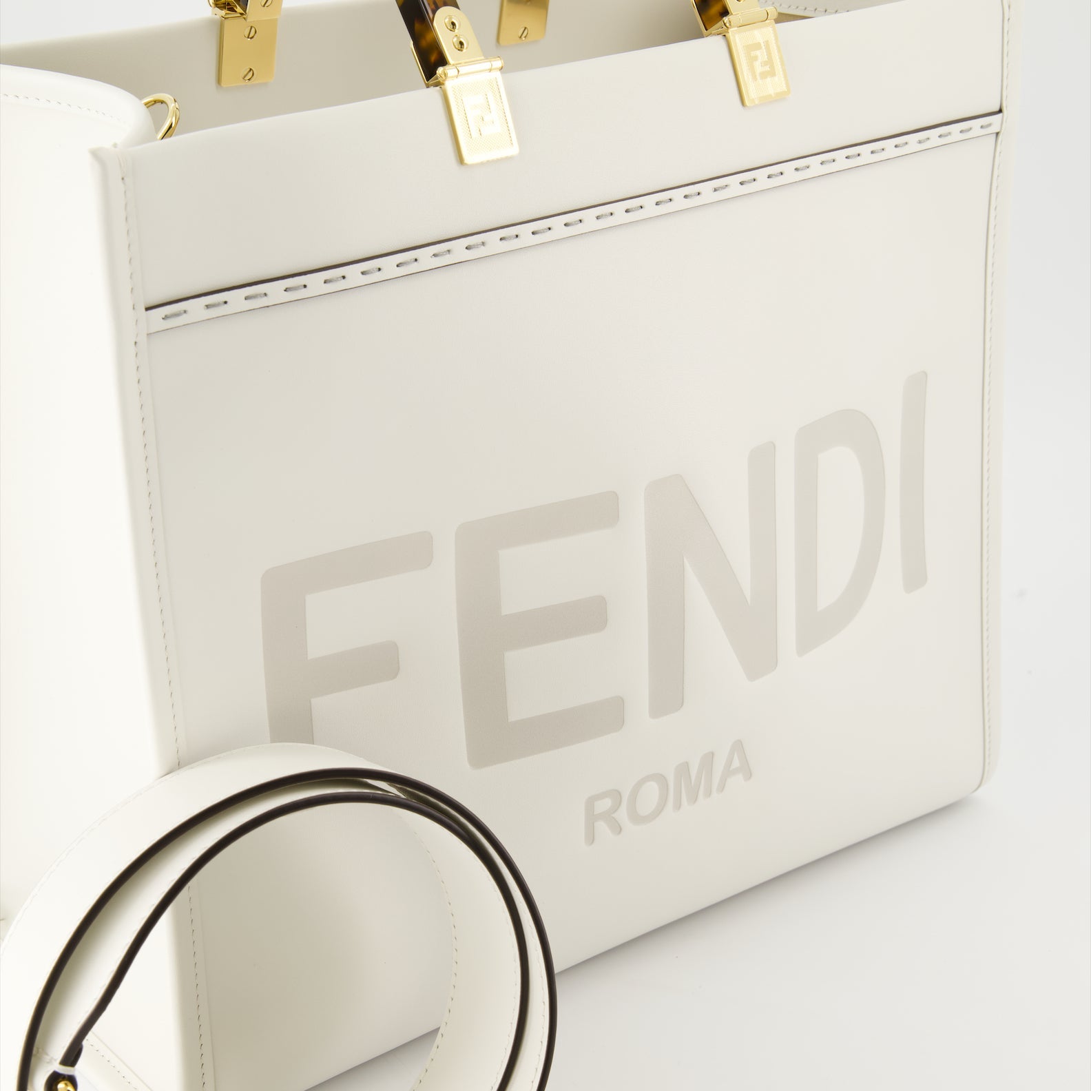 Fendi tote bag, beige handbag, luxury accessories, designer tote, Italian craftsmanship
