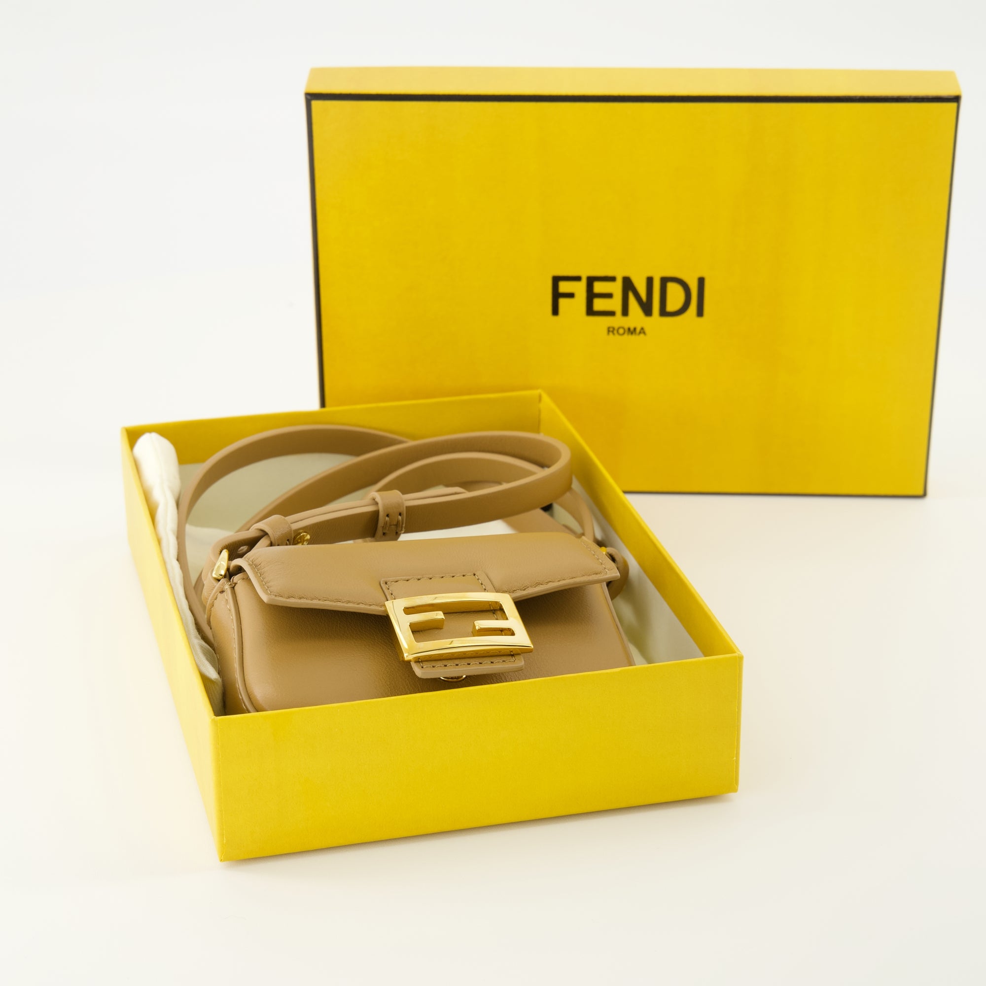 Fendi Baguette Bag, beige handbag, women's accessories, lambskin bag, fashionable shoulder bag