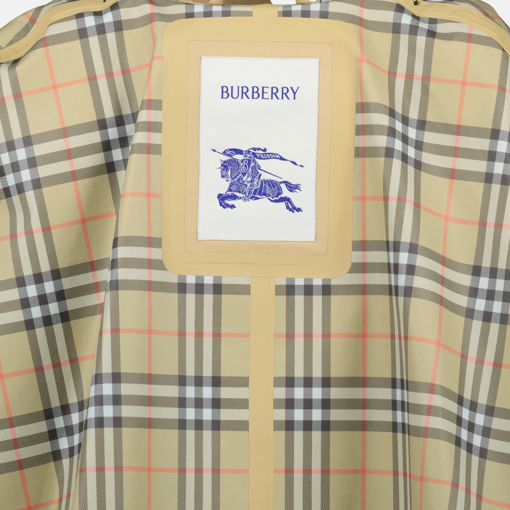 Capa Beig con Botones