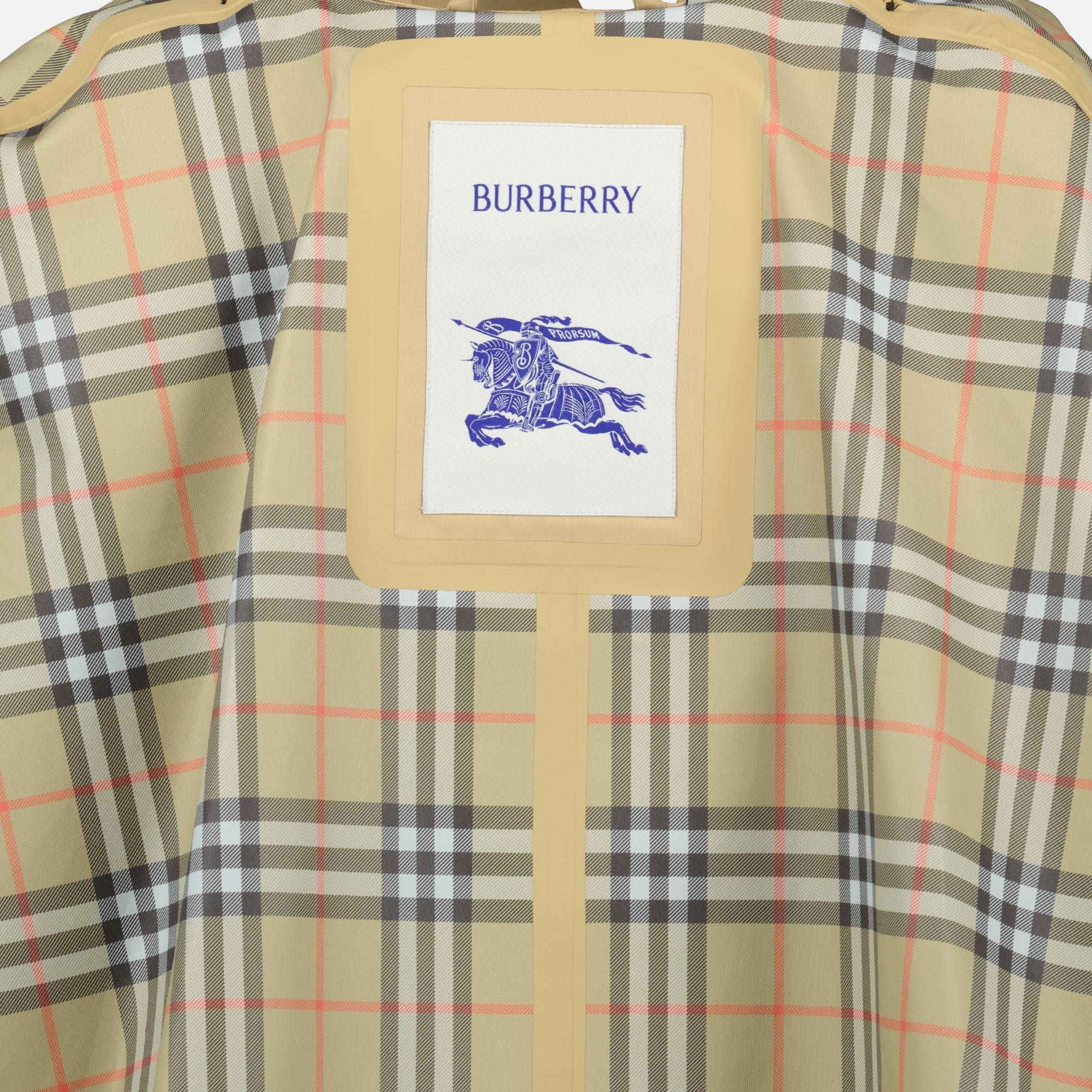 Capa Beig con Botones