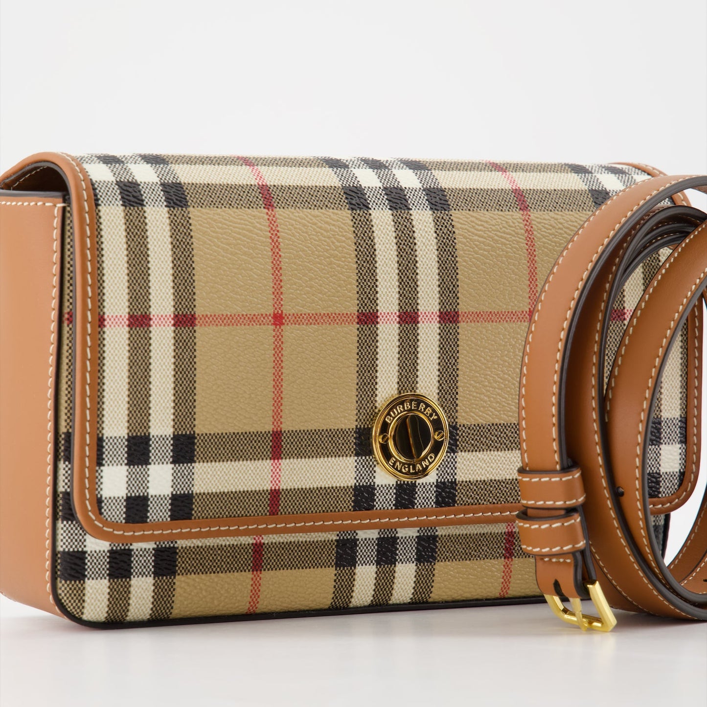 Burberry, Hampshire Check Bag, luxury accessory, designer bag, elegant bag