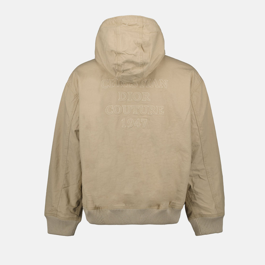 Image de la veste bomber de couture 1947 par Dior pour hommes - Saison Printemps-Été 2024 - Vue arrière