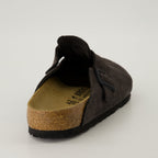 Image de mules Boston brunes de Birkenstock pour unisexe - Saison Automne-Hiver 2024 - Vue détail produit 3