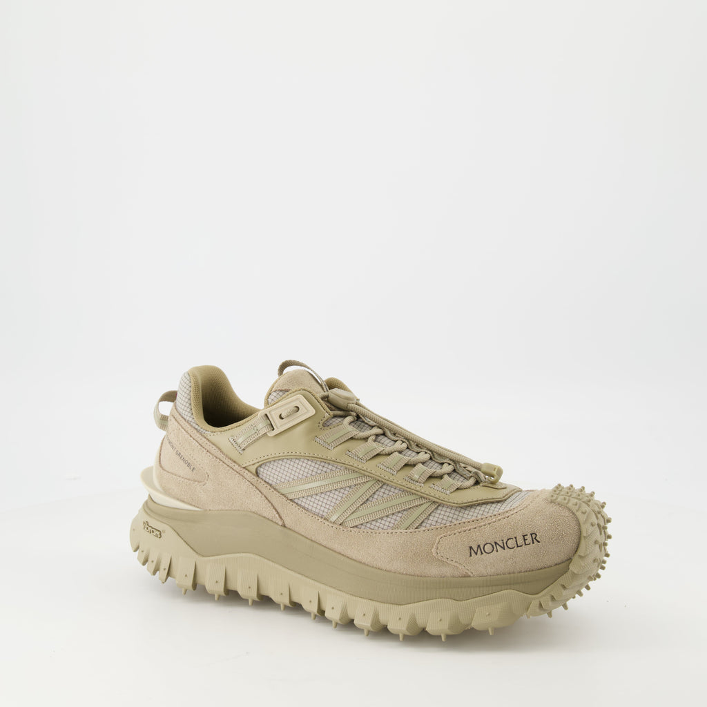 Imagem dos Sneakers Trailgrip Beige da Moncler para Homens - Temporada Primavera-Verão 2025 - Vista Três-Quartos Frontal Direita
