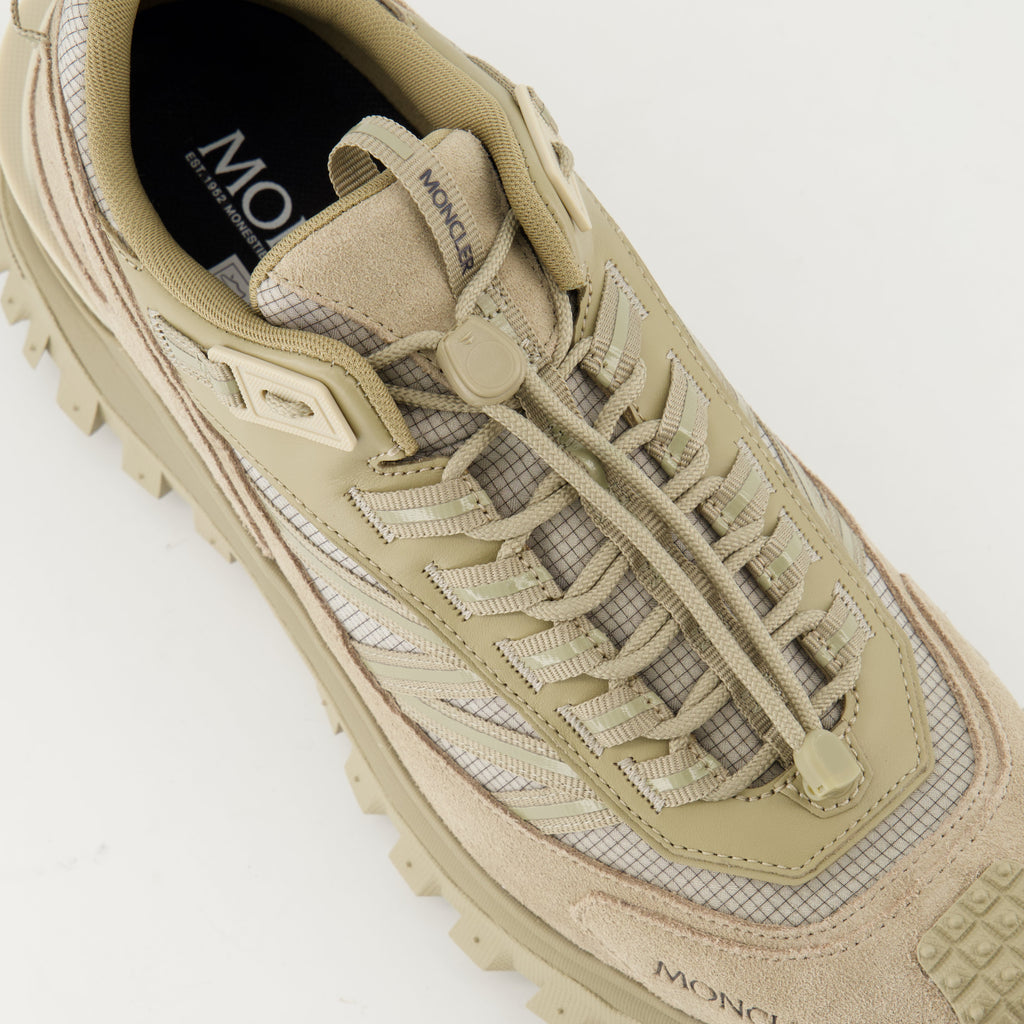 Imagem dos Sneakers Trailgrip Beige da Moncler para Homens - Temporada Primavera-Verão 2025 - Vista Traseira