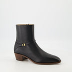 Bild der Pat Cuir Stiefel von Valentino Garavani für Männer - Saison Frühling-Sommer 2025 - Dreiviertelansicht von vorne rechts