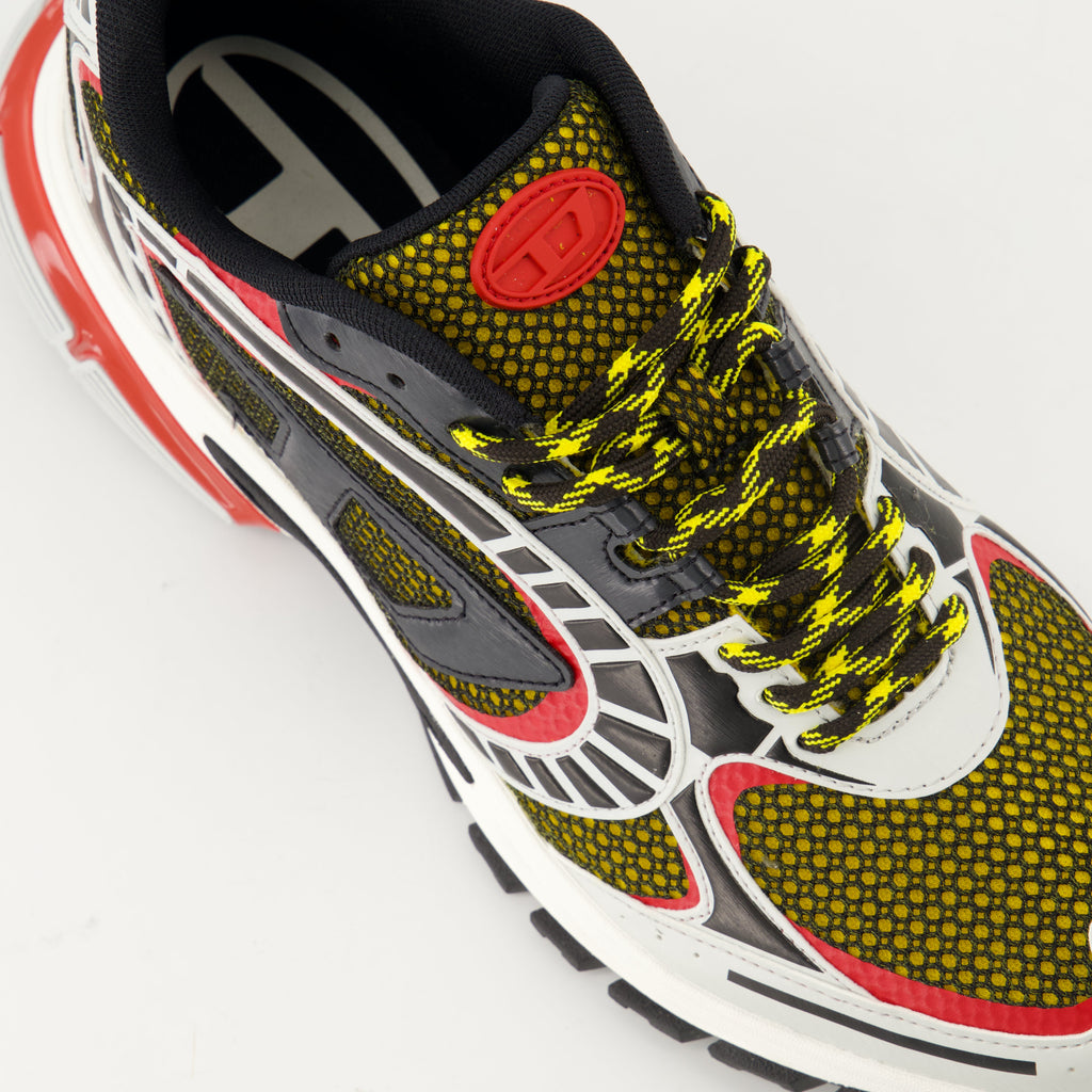 디젤 남성용 S-Pro-V-Dense 스니커즈 이미지 - 시즌 봄-여름 2025 - 뒤쪽 오른쪽 3/4 보기