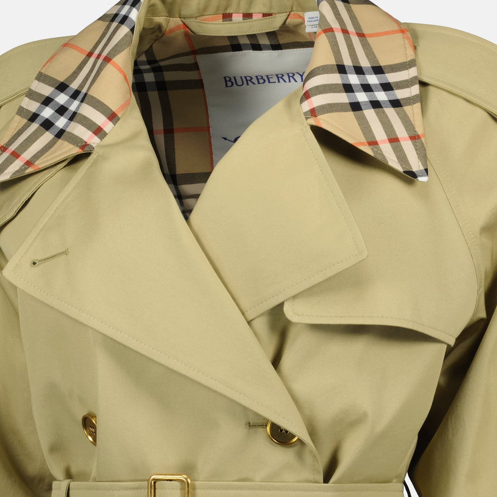 Imagen del abrigo tipo trench Castleford de Burberry para mujeres - Temporada Otoño-Invierno 2025 - Vista de Detalle 1