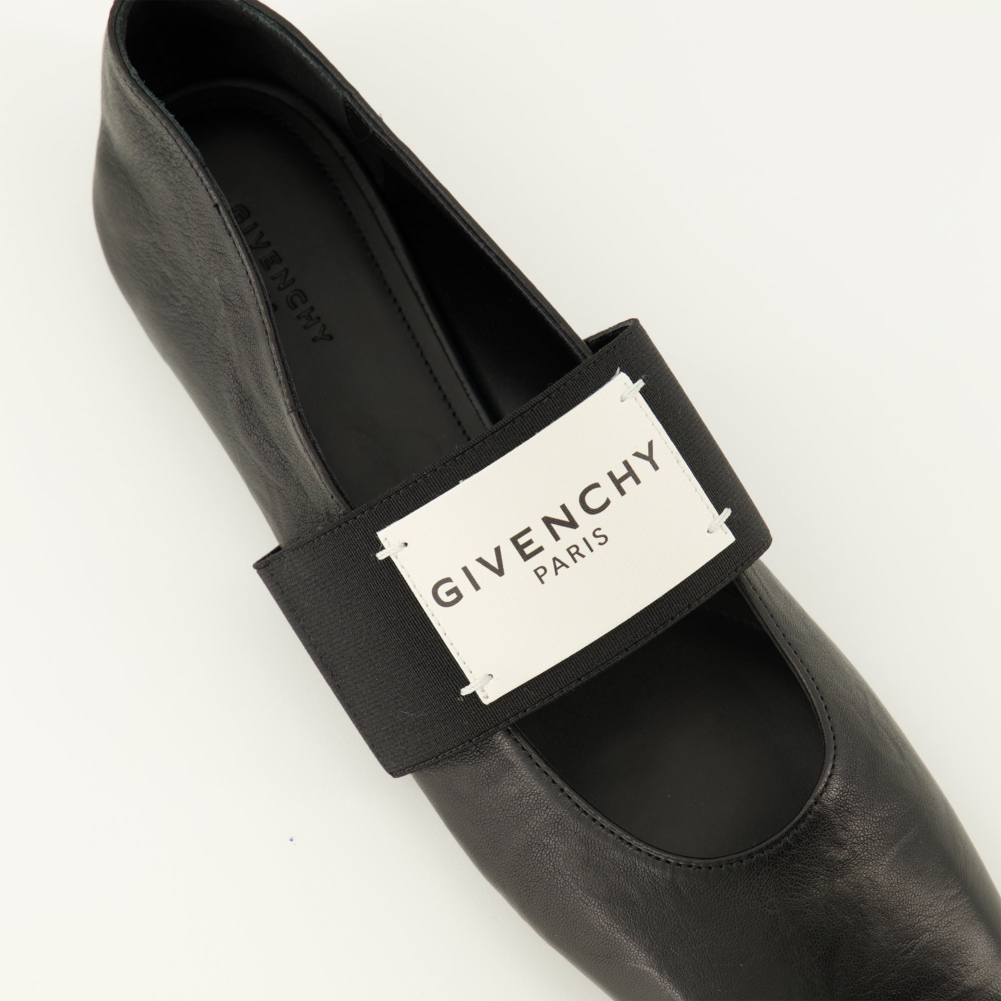 Image de l'article Ballerines Sliced Square noir de la marque Givenchy pour Femme - Saison Printemps-Été 2026 - Vue détaillée de haut