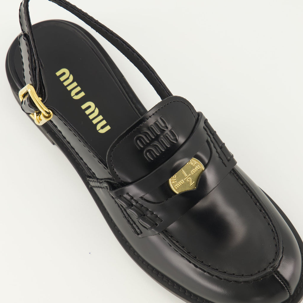 Image de l'article Mocassins en cuir noir de la marque Miu Miu pour Femme - Saison Printemps-Été 2026 - Vue arrière