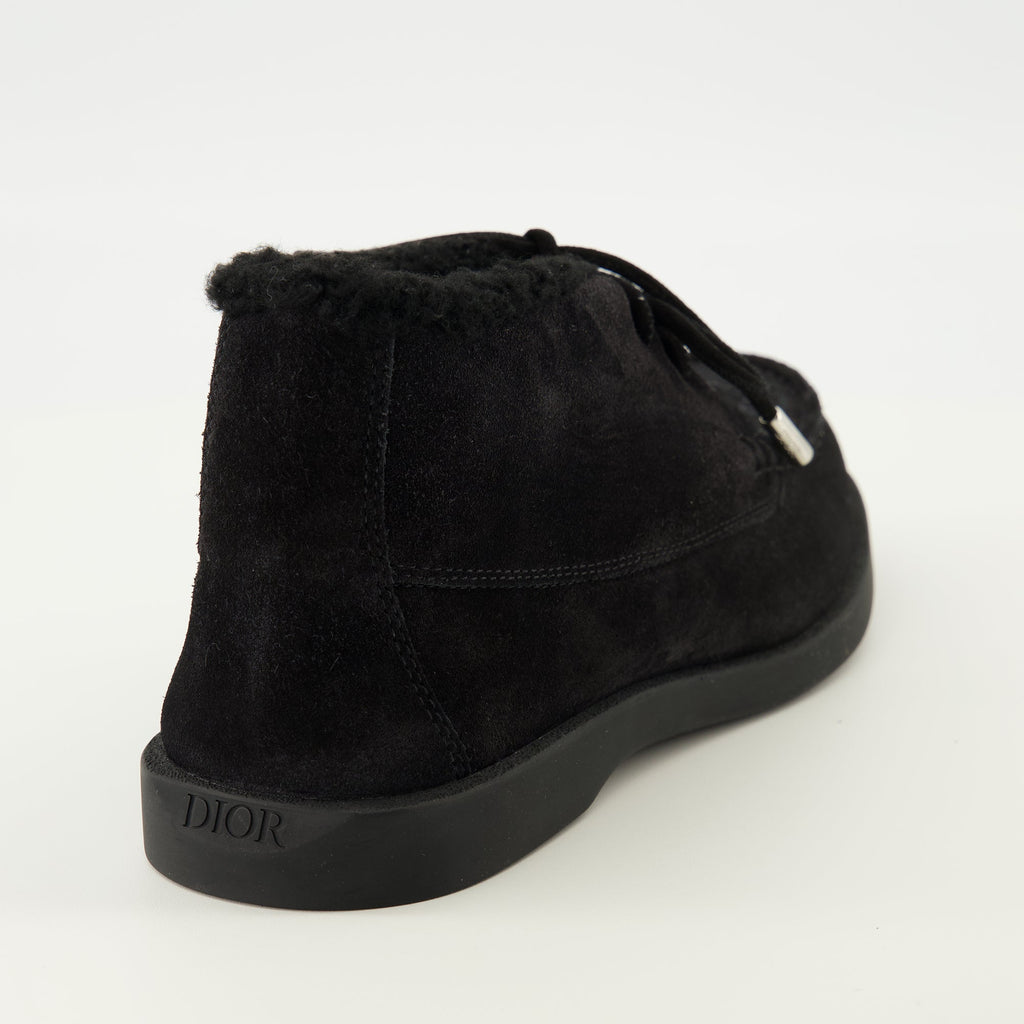 Image of Chukka Boots Noir by Dior for Men - Season Spring-Summer 2026 - Back Right Three-Quarter View