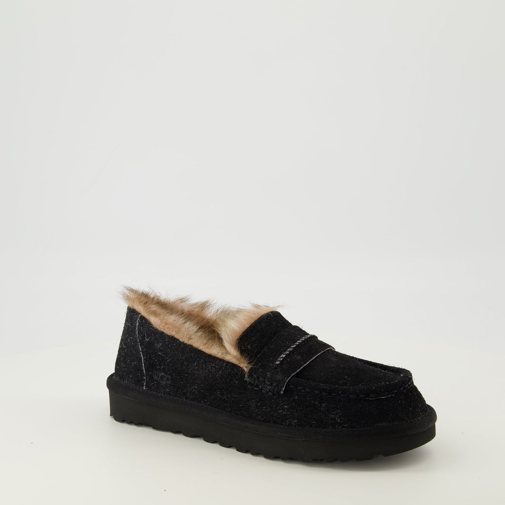 Bilde av moccasiner Ellis Black fra Ugg for kvinner - Sesong Vår-Sommer 2026 - Front høyre trekvartvisning