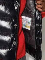 Bild des schwarzen Tibb-Gilets von Moncler für Herren - Saison Herbst-Winter 2025 - Detailansicht 6