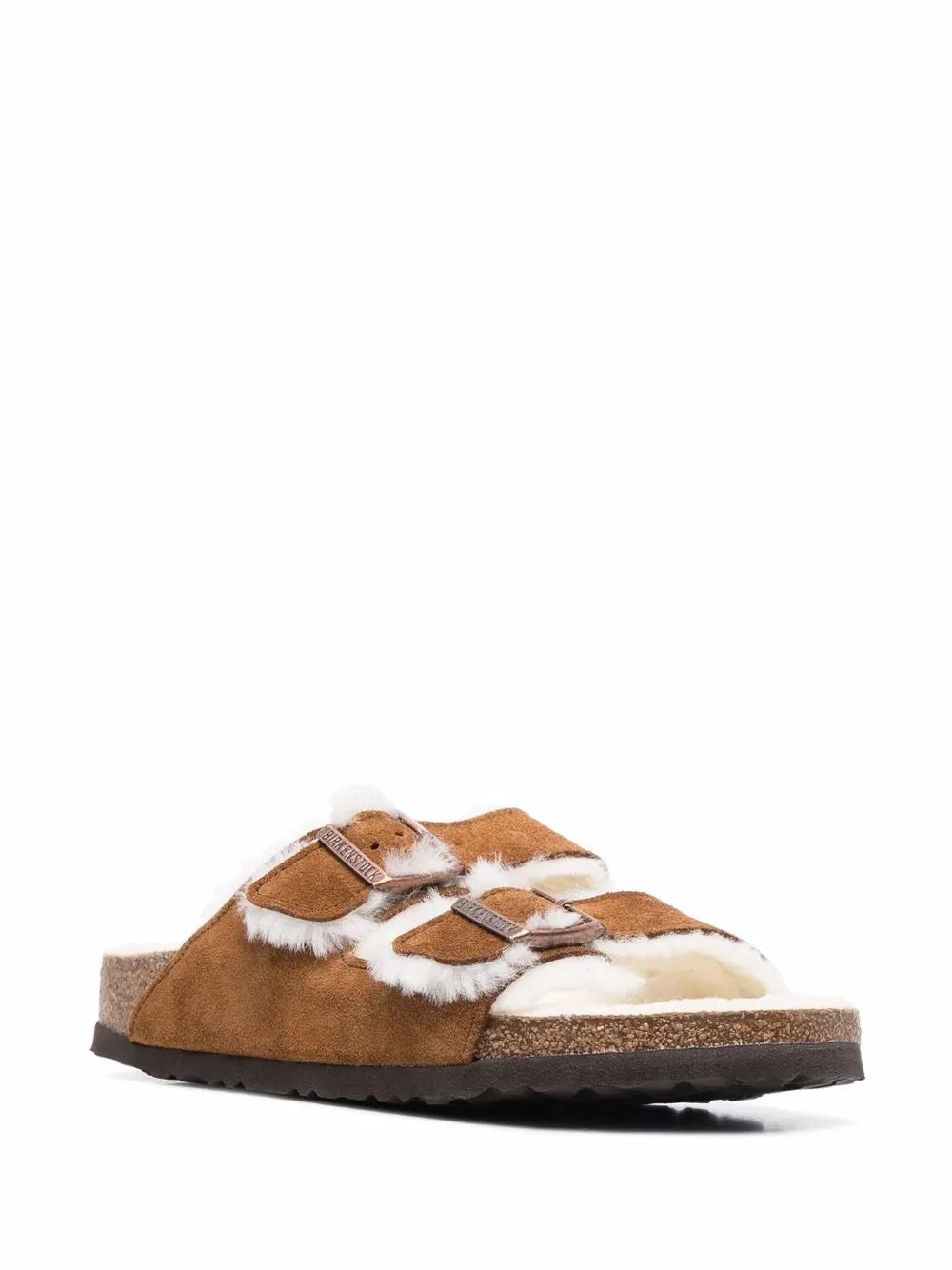 Image des sandales Arizona en fourrure shearling de Birkenstock pour femmes - Saison Printemps-Été 2023 - Vue de face trois-quarts droite