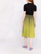 Imagen del suéter de punto Patou de Patou para mujeres - Temporada Otoño-Invierno 2025 - Vista modelo 3