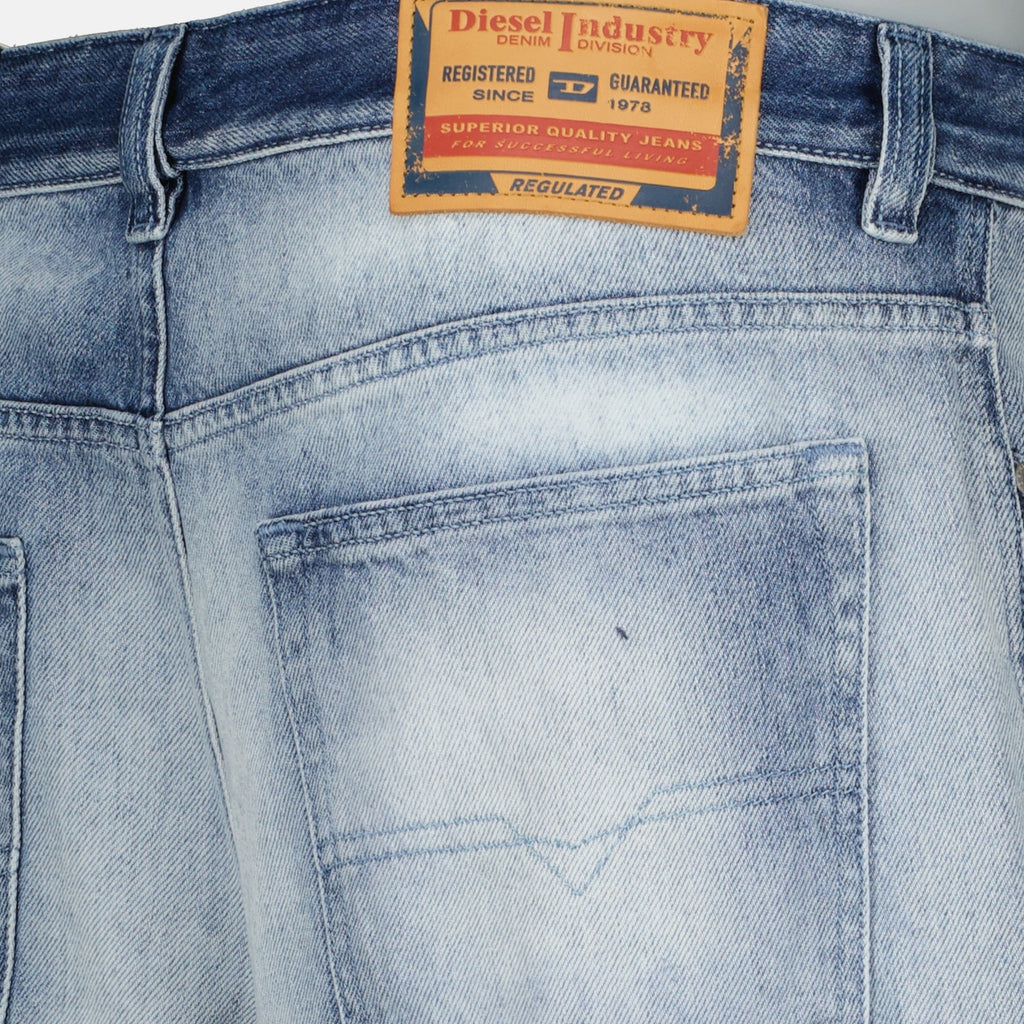 D-Macro Jean 2001 L32 –