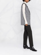 Imagen del blazer sin mangas de Alexander McQueen para mujeres - Temporada Otoño-Invierno 2022 - Vista modelo 4