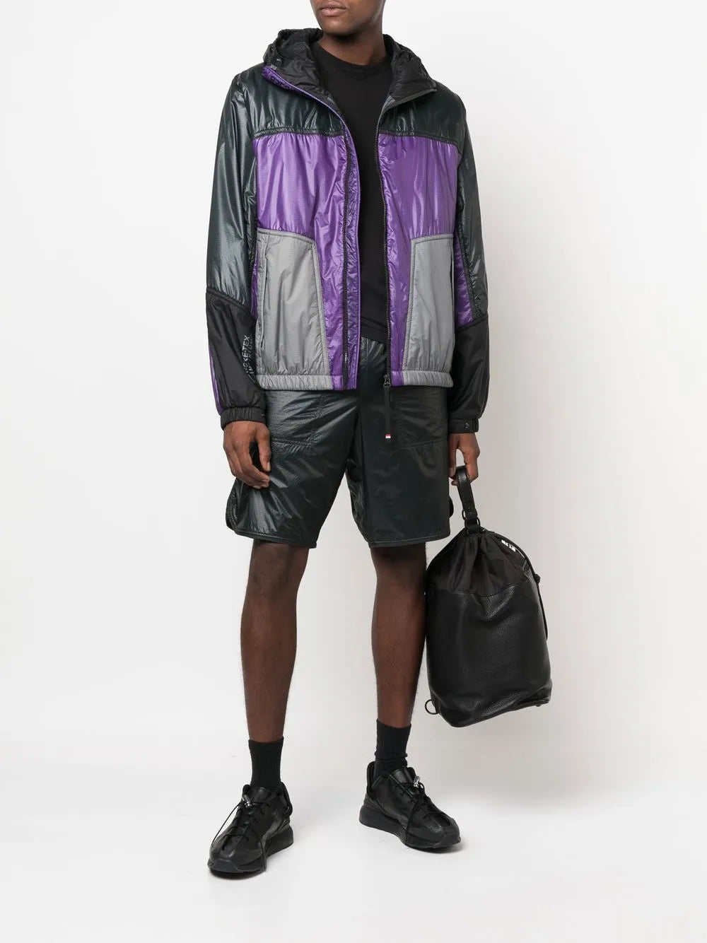 Imagen de la chaqueta Peyrus de Moncler Grenoble para hombres - Temporada Otoño-Invierno 2022 - Vista del modelo 1