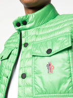 Imagen de la Veste Ollon – Chaqueta verde de Moncler Grenoble para hombres - Temporada Primavera-Verano 2023 - Vista del modelo 4