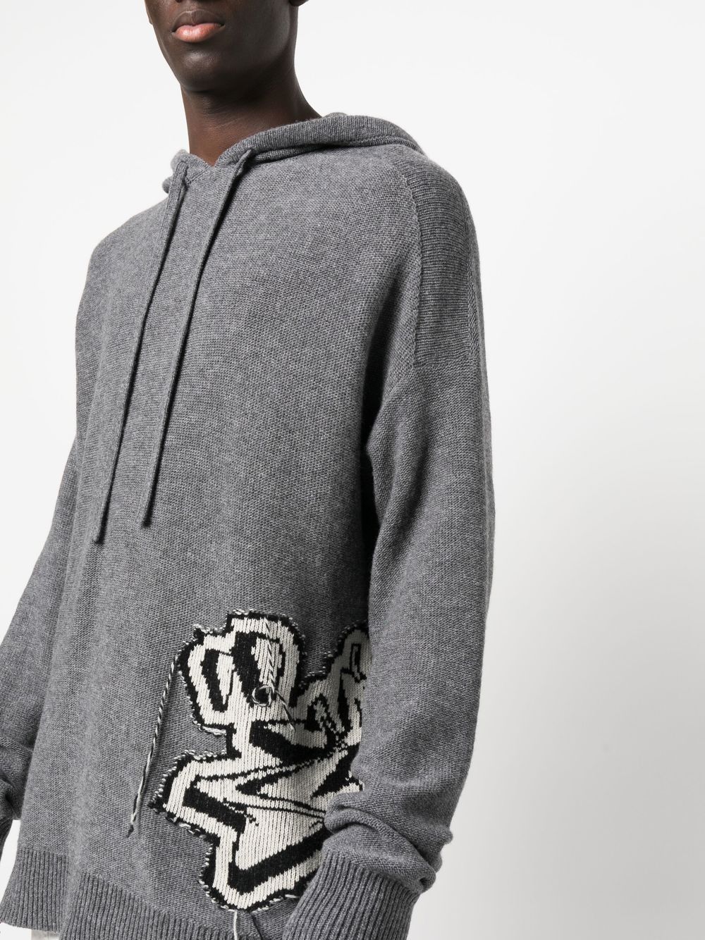 Hooded sweater, urban style, comfort, relaxed look, graphic design