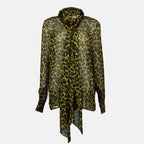 Image de blouse en soie à imprimé léopard de Saint Laurent pour femmes - Saison automne-hiver 2025 - Vue de face