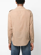 Imagen de camisa de voile de algodón beige de Saint Laurent para hombres - Temporada Primavera-Verano 2023 - Vista del modelo 3