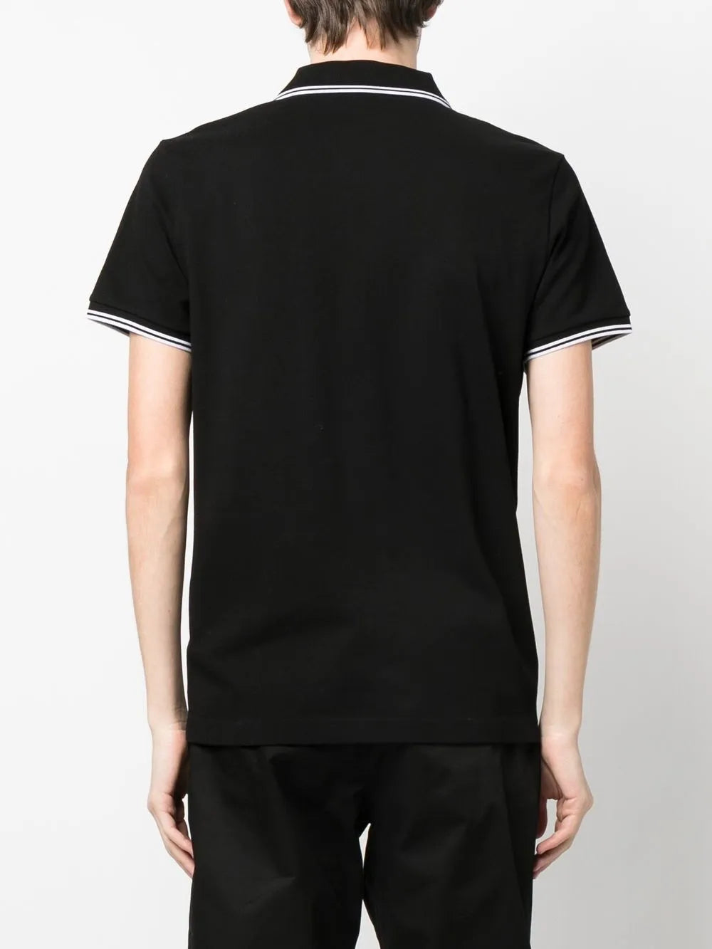 モンクレールのメンズ用コントラストトリム付き黒のポロシャツの画像 - シーズン春夏2024 - ディテールビュー6