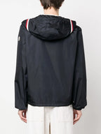 ナイロンウィンドブレーカー