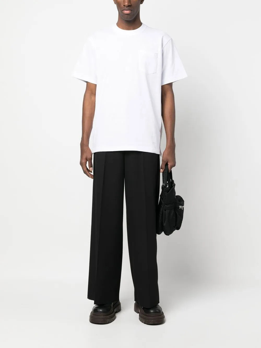 ジップディテール付きホワイトTシャツ