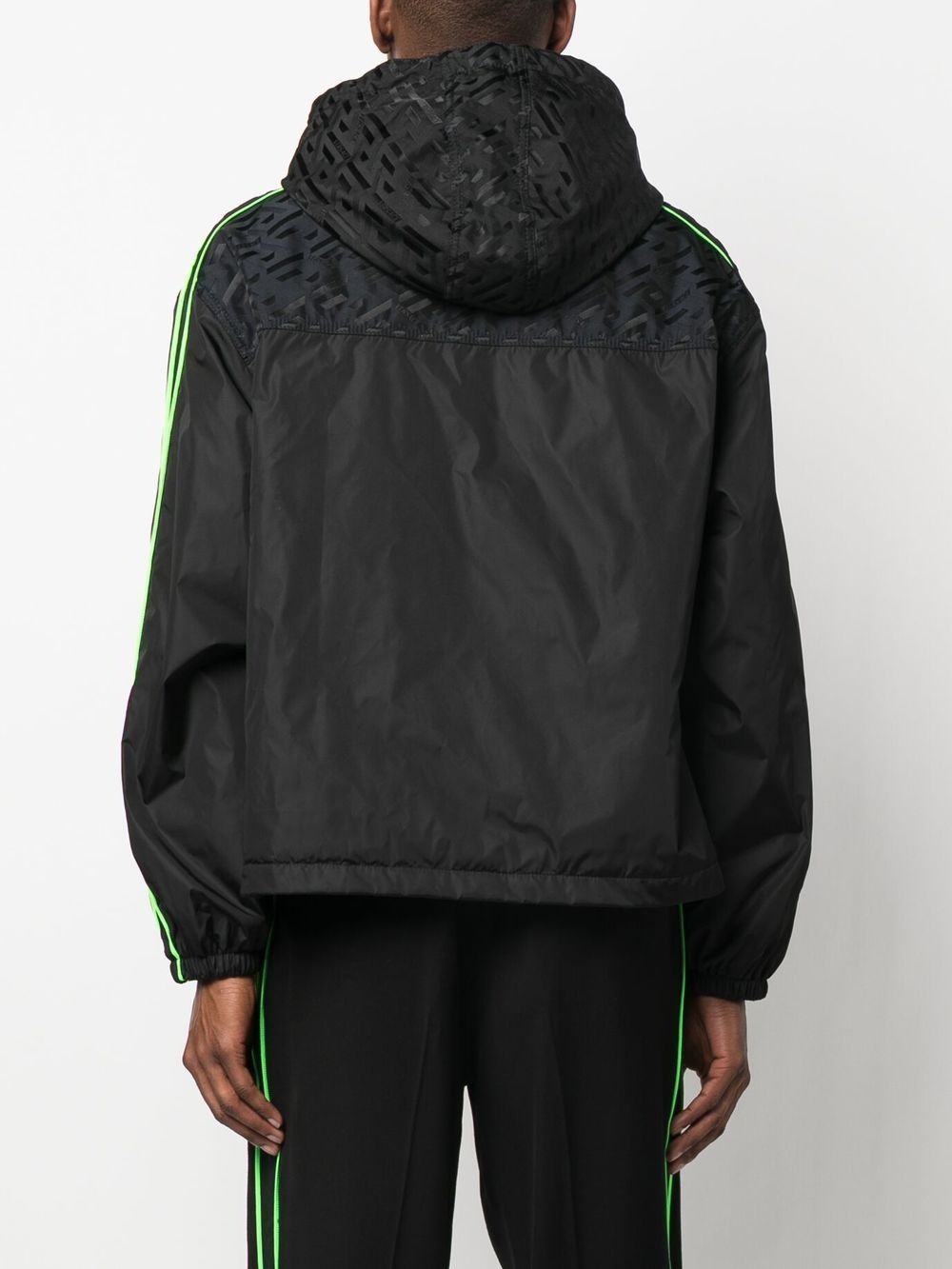 Cortavientos Negro Greca