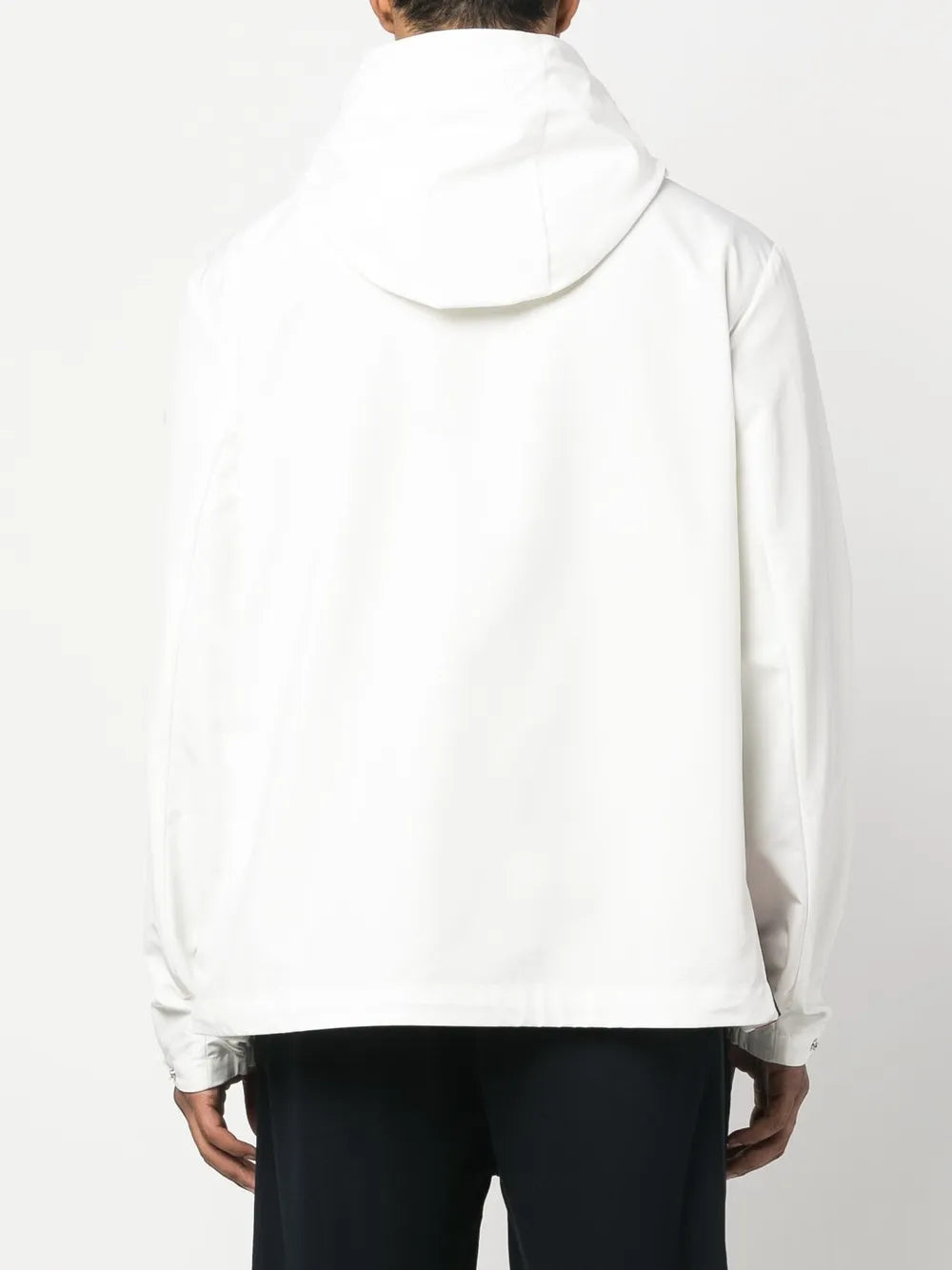 Imagem da jaqueta corta-vento Atria da Moncler para homens - Temporada Primavera-Verão 2023 - Vista modelo 4