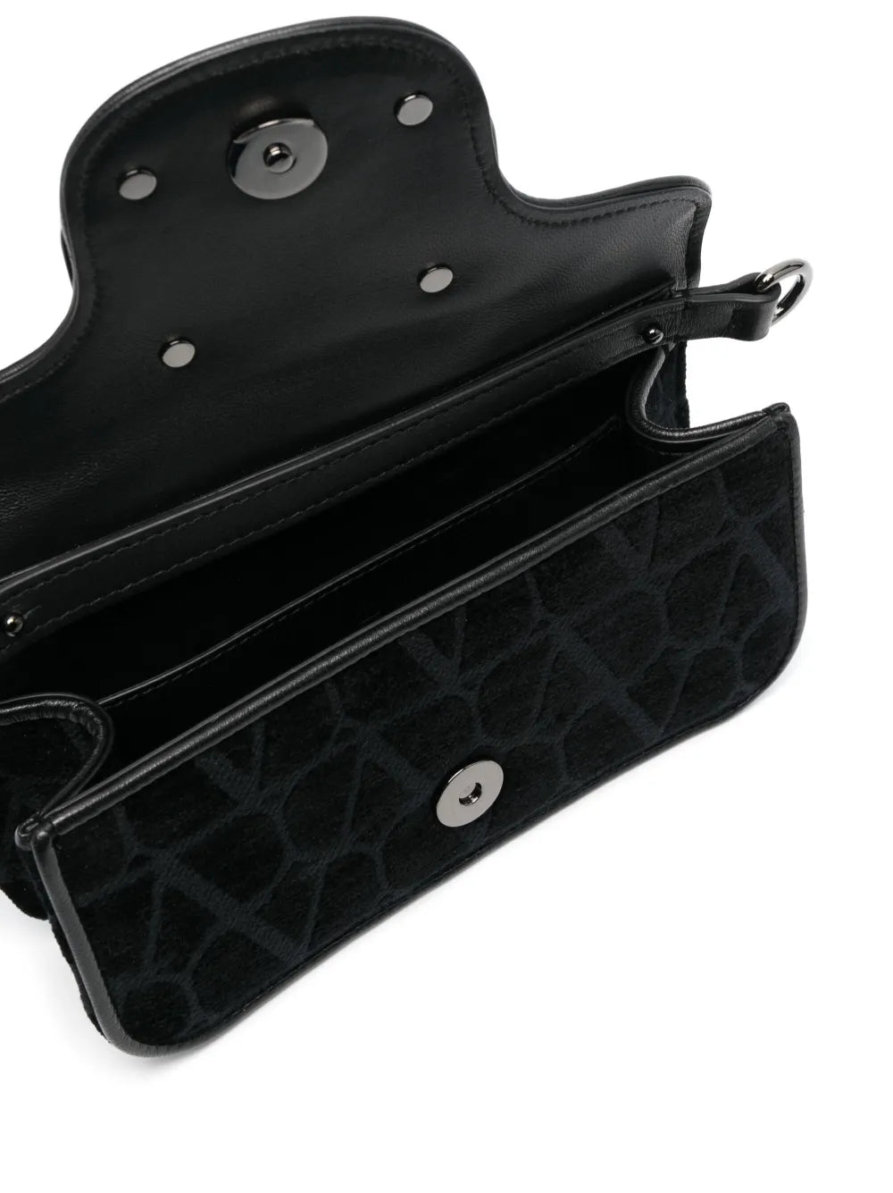 발렌티노 가라바니의 미니 로코 백 (남성) 이미지 - 2023 봄-여름 시즌 - 세부 사항 보기 10