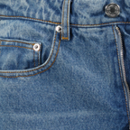 Bild von ausgestellten Jeans aus hellem Denim von Ami PARIS für Frauen - Saison Frühling-Sommer 2025 - Produktdetailansicht 2