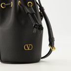Bild der VLogo Bucket Bag von Valentino Garavani für Frauen - Saison Herbst-Winter 2025 - Detailansicht 5