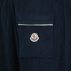 Imagen de pantalones cortos de rizo de algodón azul marino de Moncler para hombres - Temporada Primavera-Verano 2025 - Vista de detalle 5