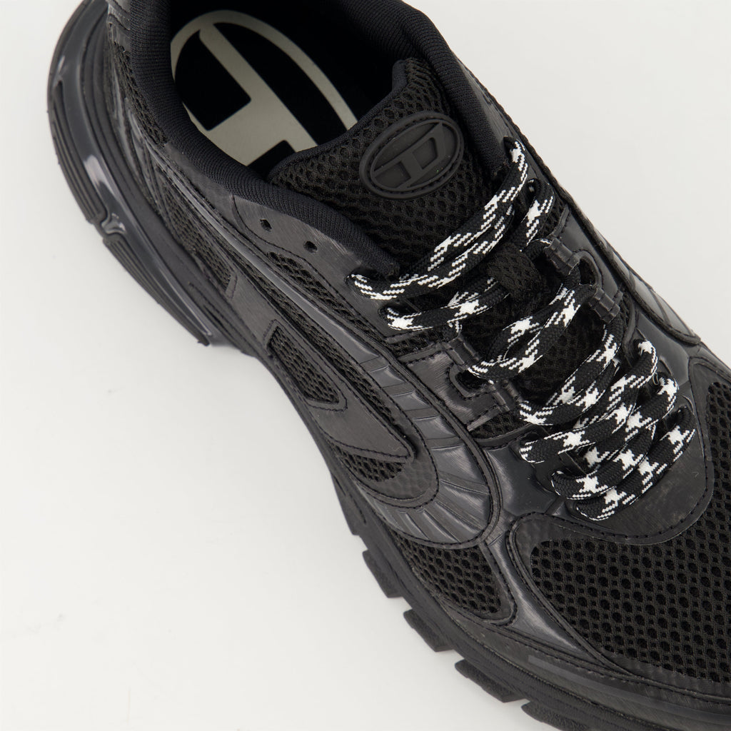 ディーゼルの男性用ブラックS-Pro-V-Denseスニーカーの画像 - 2025年春夏シーズン - 上部の詳細ビュー