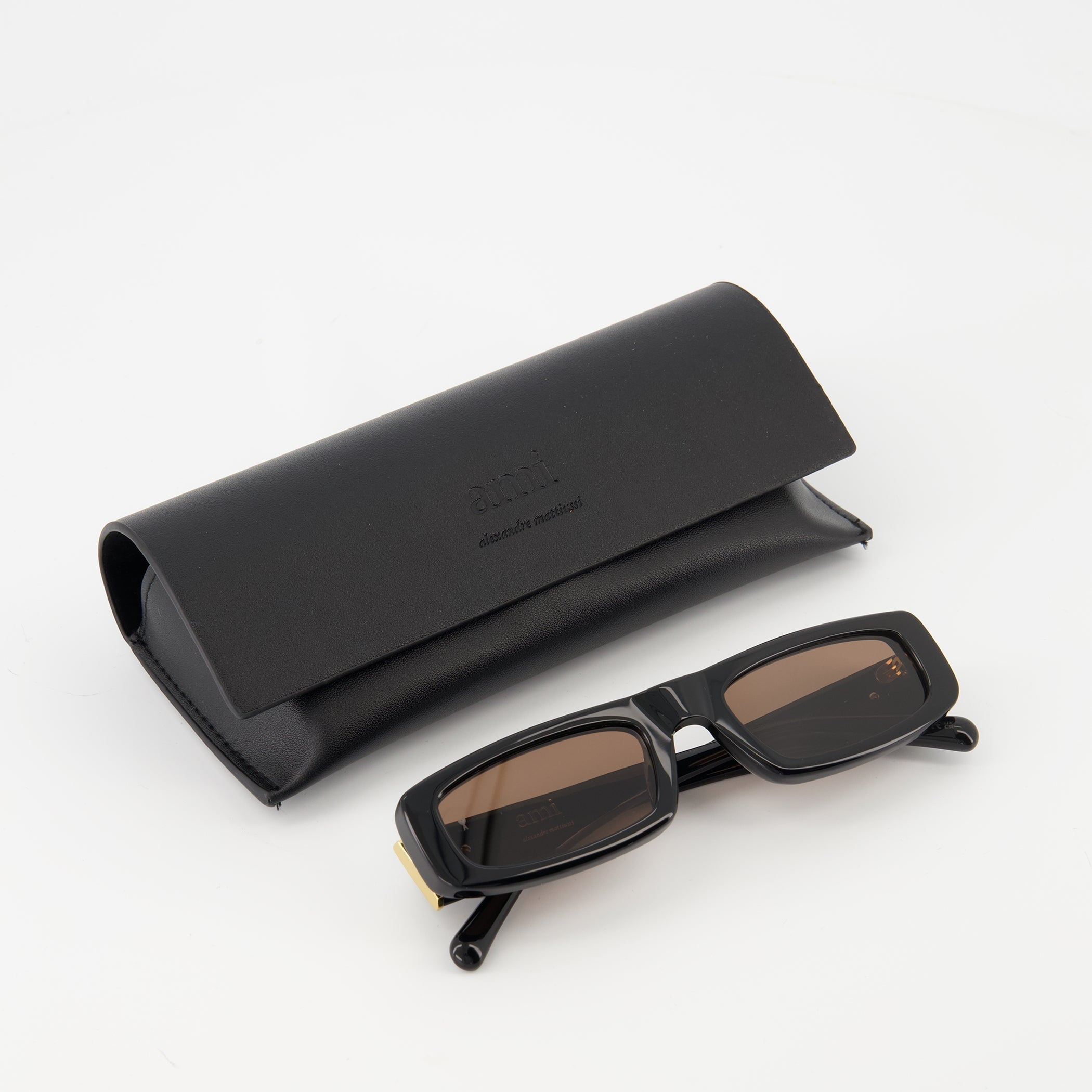 black sunglasses, UV400 protection, acetate sunglasses, Ami de Coeur, fashion accessories