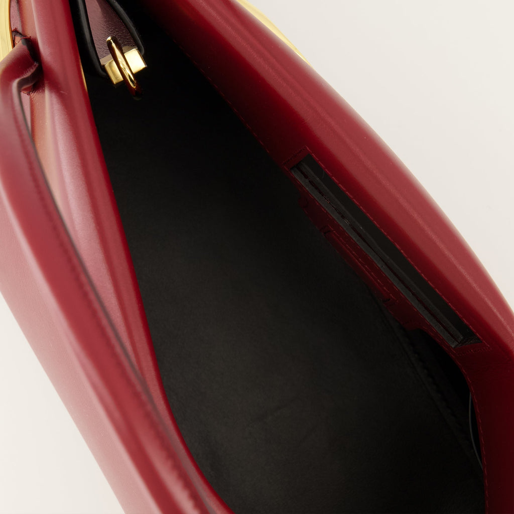Image of Sac Pinch Medium Bordeaux by Givenchy for Women - Season Spring-Summer 2026 - Detail View 2
