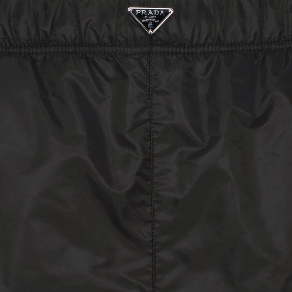 プラダのメンズ用リナイロン水着の画像 - シーズン春夏2026 - 詳細ビュー1