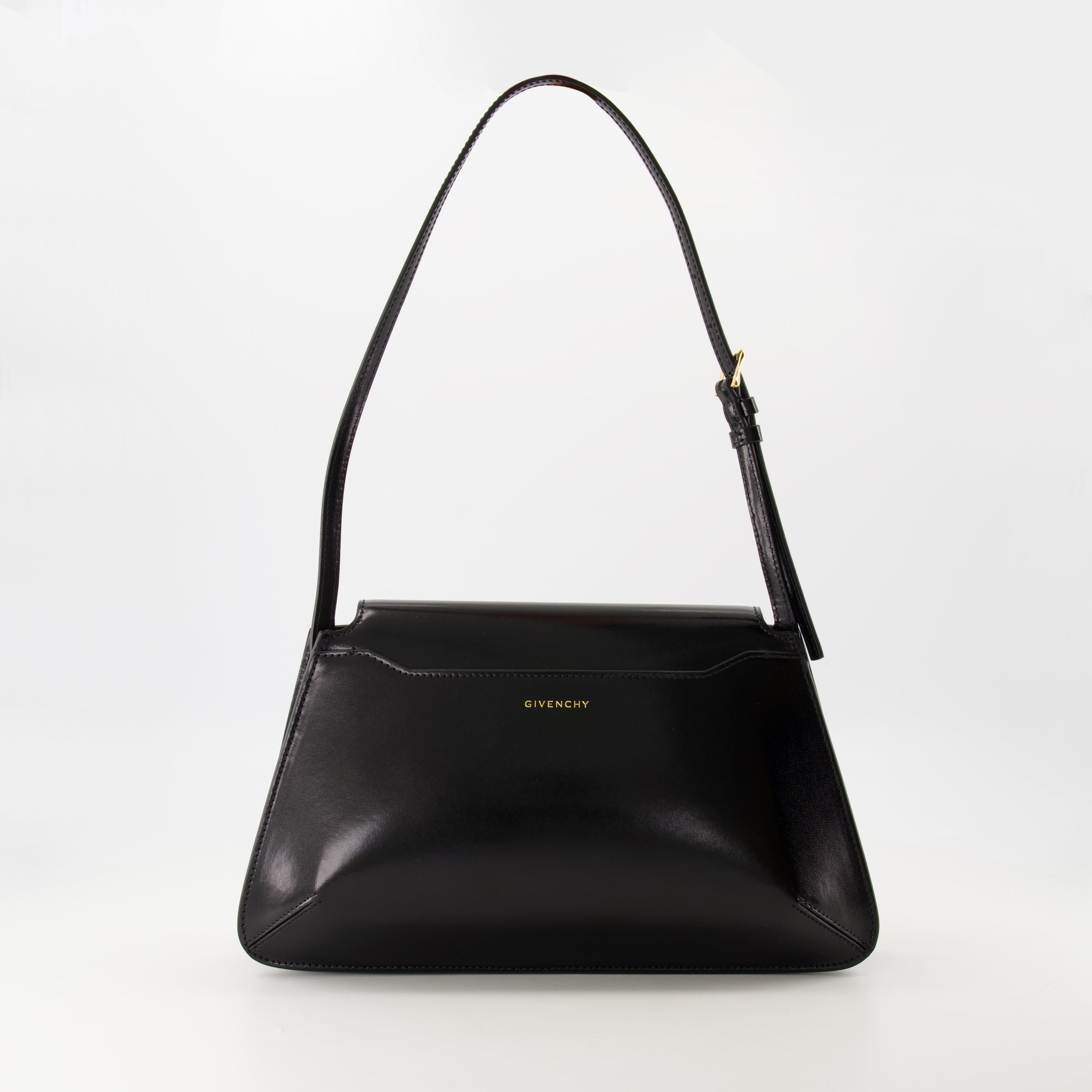 black leather bag, 4G Liquid, calfskin, designer accessory, Givenchy style